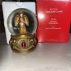 2006 Macy’s Holiday Lane 100 mm  Musical Waterglobe Tune Joy To The World Works!